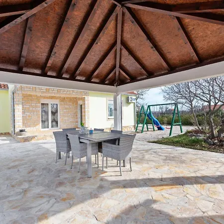 Peaceful In With Swimming Pool * Benkovac
