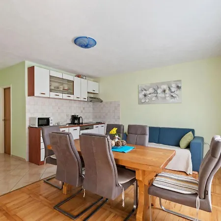 Peaceful In With Swimming Pool Holiday home Benkovac