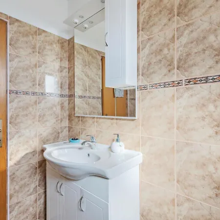Holiday home Peaceful In With Swimming Pool Benkovac